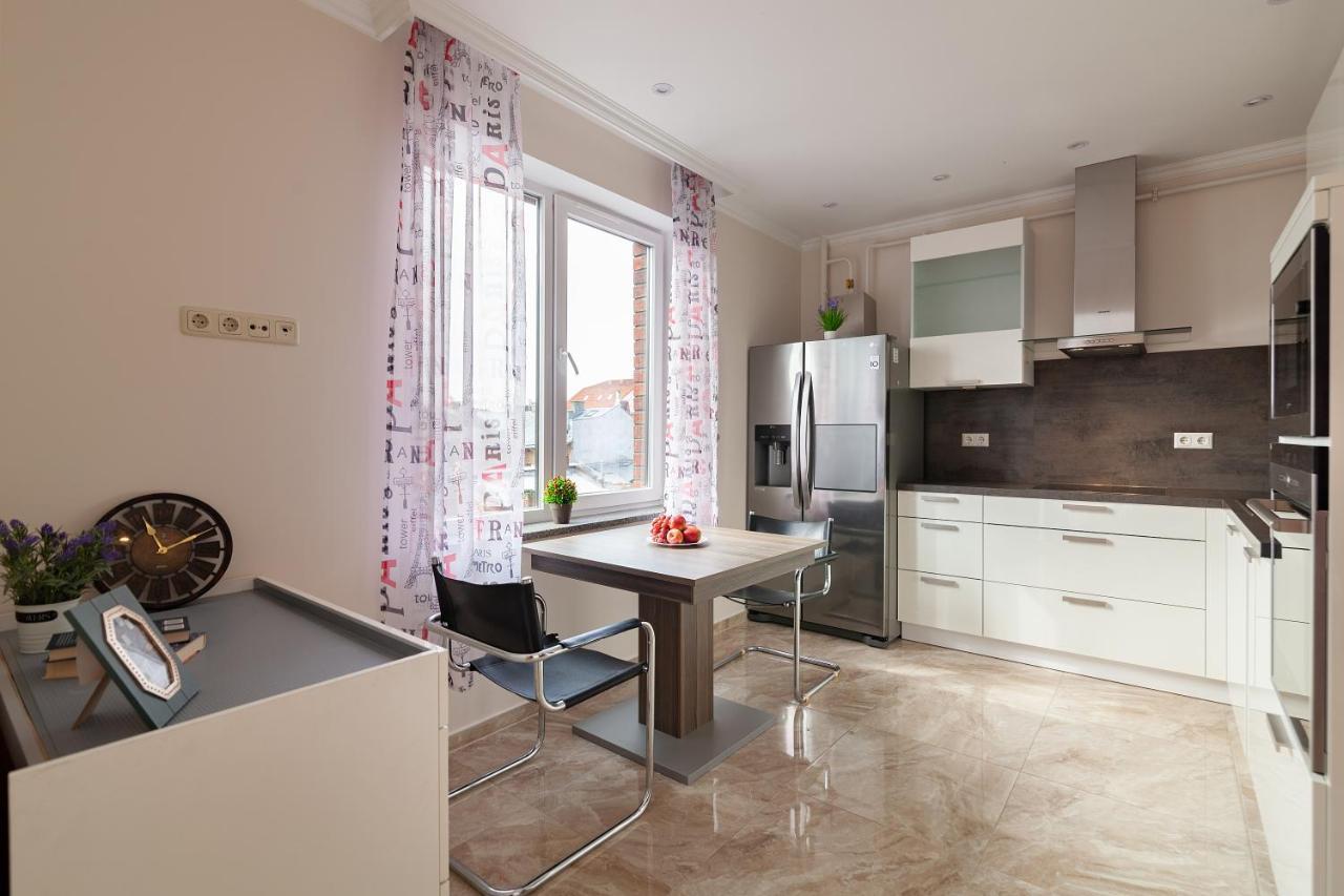 Regrand Apartment On Kulisha 47A Lviv Dış mekan fotoğraf