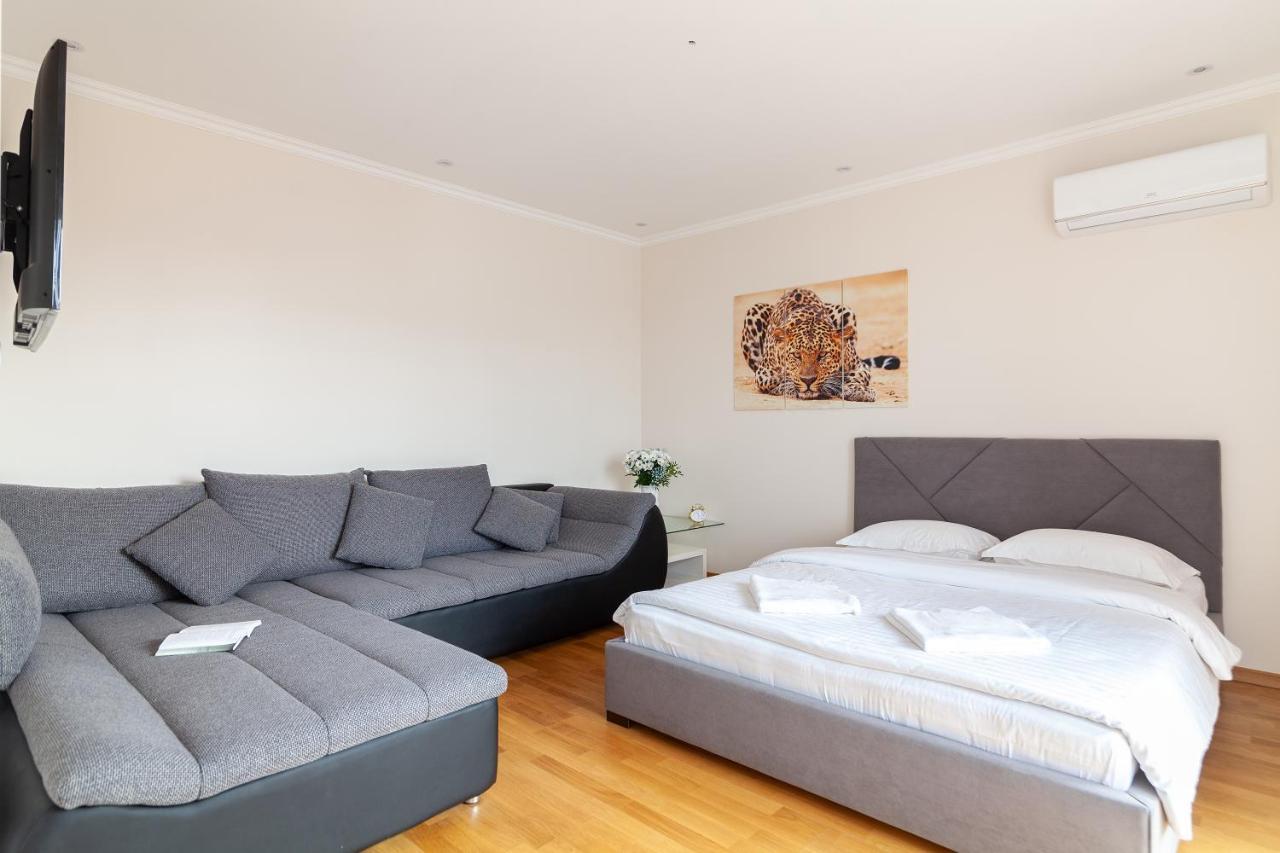 Regrand Apartment On Kulisha 47A Lviv Dış mekan fotoğraf