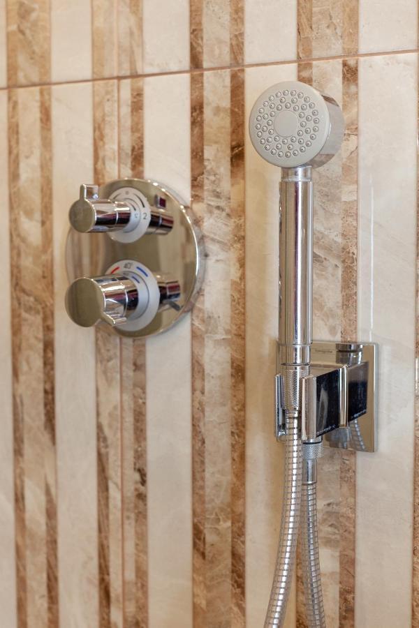 Regrand Apartment On Kulisha 47A Lviv Dış mekan fotoğraf